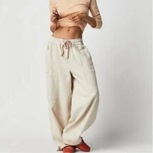 FREE PEOPLE WE‎ THE FREE Bright Eyed Low Pull on Barrel Pants Silver Spring XS